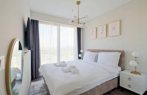 Basaksehir Apartamento | Maple - Chic Cozy 1BR Apt w/ Parking & Gym