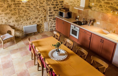 Colonzelle Cabaña | Cottage 'Est' with Shared Pool, Private Terrace and Wi-Fi