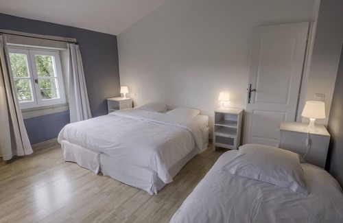 Colonzelle Cabaña | Cottage 'Est' with Shared Pool, Private Terrace and Wi-Fi