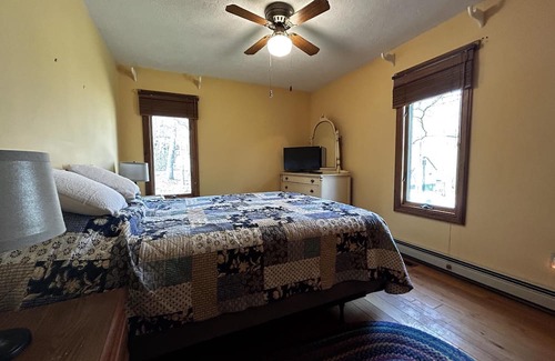 Alpine Lake Cabina | New Cabin with hot tub in Alpine Lake Resort!