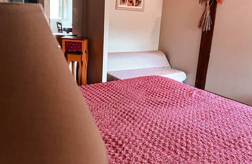 Angoume Casa | Guest House 'Chambre D'hote Albizia' with Mountain View, Wi-Fi and Air Conditioning