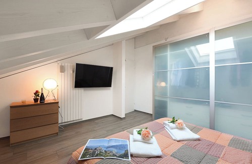 Caslano Apartamento | Elegant Lugano Lake View, Caslano, Switzerland
