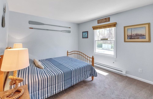 Old Mystic Casa | Cozy Home near Downtown & Olde Mistick Village