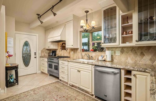 Nelscott Casa | Incredible Ocean View Escape, Upgraded Finishes Throughout, Short Walk to Beach, Park, and Pool