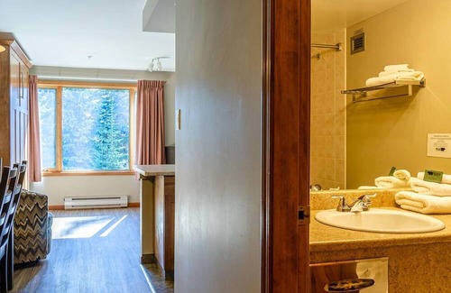 Sun Peaks Casa | Cahilty #357 Home