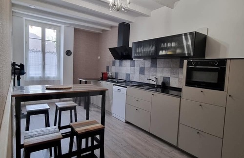 Gauriaguet Casa | Guest House 'Chambre D'hôtes Ambre' with Shared Pool, Wi-Fi and Air Conditioning
