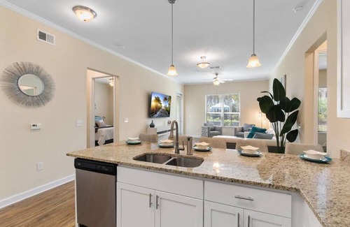 Southside Apartamento | Relax in Style: Charming 2 BR in Resort Community