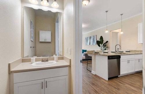 Southside Apartamento | Relax in Style: Charming 2 BR in Resort Community