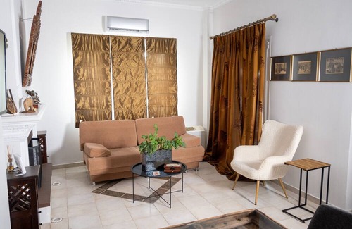 Korinthos Apartamento | Apartment 'Unique Near The Beach' with Shared Terrace, Wi-Fi and Air Conditioning