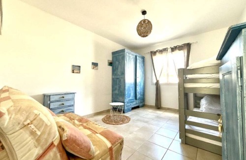 Etaules Casa | Vrbo Property