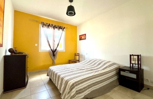 Etaules Casa | Vrbo Property