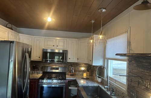 Hayesville Cabaña | Chatuge Lake - Lakefront House! View of the mountains. Private Dock. Sleeps 8!