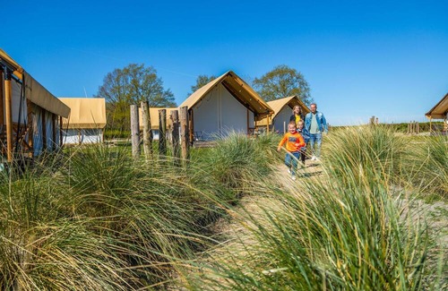 Biddinghuizen Casa | Cosy Unique 4 by Interhome