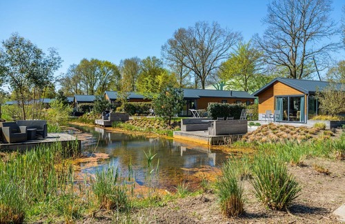 Biddinghuizen Casa | Cosy Unique 4 by Interhome