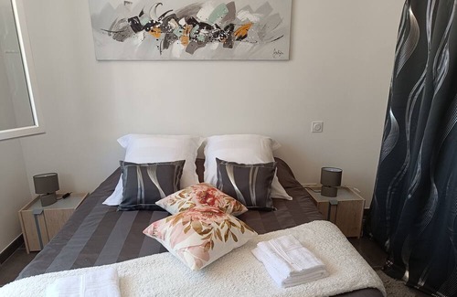 Ginestas Cama Y Desayuno | Bienvenue "À la Découverte - Ginestas" Pour 2 Personnes pt Déjeuner Compris