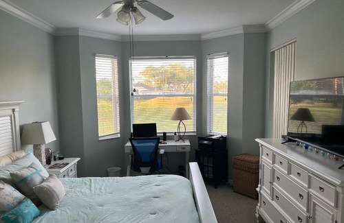 Estero Condominio | First floor 2 bed + Den, 2 Bath on 1st hole of Beautiful Golf course.