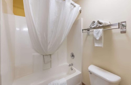 Hebron Casa | Perfect Stay Near I-70, Rich Comfort & Indoor Heated Pool! Fitness Center