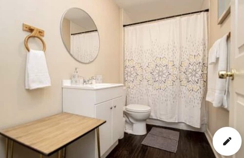 Capital View Casa | THE ROSE ON OAK!