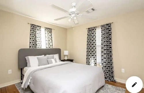 Capital View Casa | THE ROSE ON OAK!