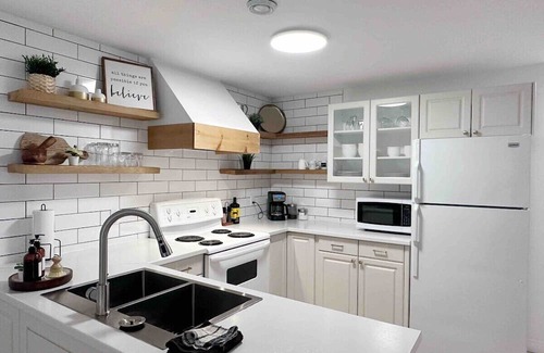 Fredericton Apartamento | Our walk-out basement apartment is perfect for a little getaway or for the work trip