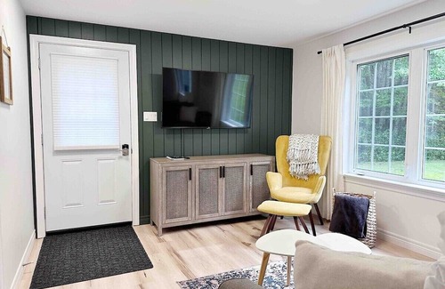 Fredericton Apartamento | Our walk-out basement apartment is perfect for a little getaway or for the work trip