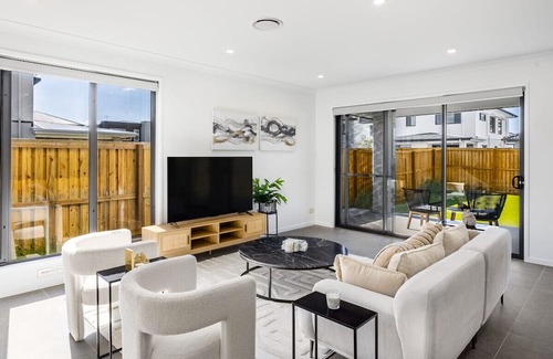 Sunnybank Hills Casa | 2024 Brand-new 5BR Comfort House in SunnybankHills