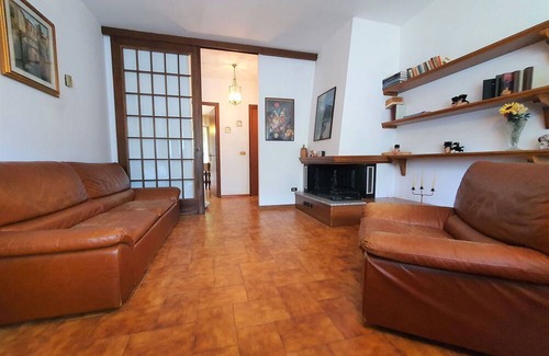 Maglietola Apartamento | Apartment in Monzone with 2 bedrooms sleeps 5