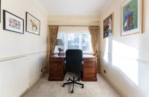 Ferndown Casa | Pass the Keys | Amazing Spacious Home/Golf Course