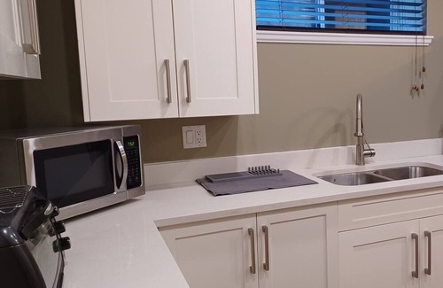 Port Moody Apartamento | Quiet apartment in beautiful Port Moody