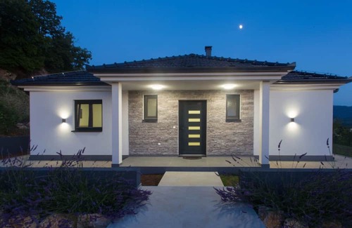 Caporice Casa | Holiday house Marijana - modern with pool: - Trilj, Riviera Split, Croatia