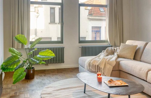 University District Apartamento | Bright 1BR Haven in Antwerp with Terrace