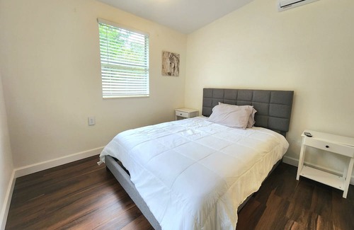 Clearwater Casa | Cozy 1 Bedroom, with Huge Yard & Near Beaches!