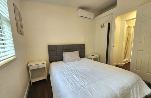 Clearwater Casa | Cozy 1 Bedroom, with Huge Yard & Near Beaches!