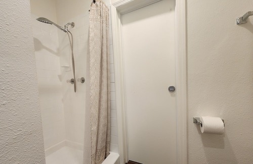 Clearwater Casa | Cozy 1 Bedroom, with Huge Yard & Near Beaches!