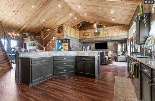 Princeton Otro | Beautiful Country barn PET friendly Home