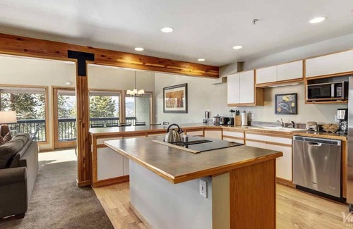 Baldy Mountain Condominio | Great 2 bedrm lock off condo near trailhead of Baldy Mountain. Beautiful views!