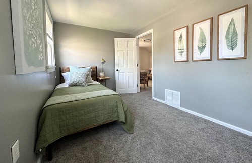 Wauwatosa Casa | Modern Wauwatosa Sanctuary