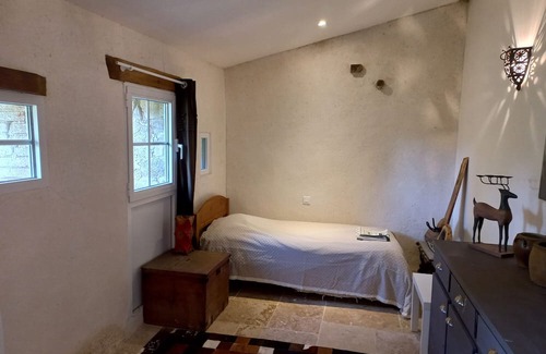 Charente Limousine Casa | Holiday Home 'Gîte Le Clou' with Private Garden