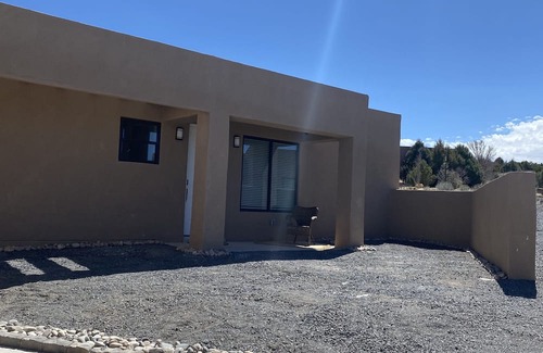 Las Campanas Apartamento | Cozy studio near plaza and golf course. Pet friendly
