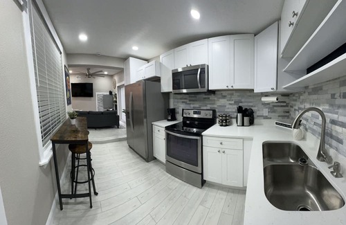 Pine Hills Casa | Remodeled 3br 1b Orlando FL home. Near Main events
