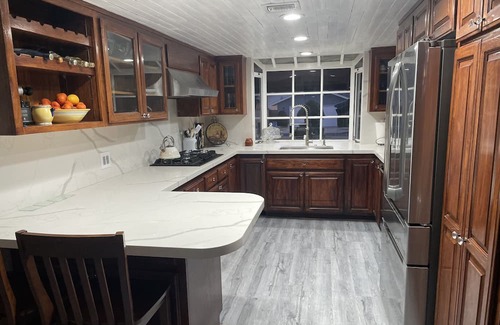 Chatsworth Casa | Cozy house with backyard in suburban neighborhood, central to Valley near 118