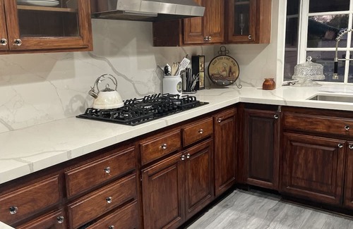 Chatsworth Casa | Cozy house with backyard in suburban neighborhood, central to Valley near 118