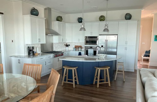 Villa Segunda Casa | Newly Built Luxury Home | 4 BD 3 BTH | Boat Slip & Kayak | Beach Getaways
