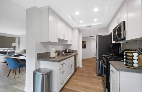 Marina del Rey Apartamento | Bleu Mer Spacious Beach view
