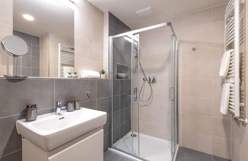 Holesovice Apartamento | Colorful Apartment Balcony Free Parking