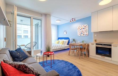 Holesovice Apartamento | Colorful Apartment Balcony Free Parking