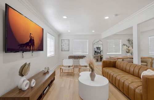 Los Angeles Apartamento | Scandinavian Top Unit Apt! Game Table + Parking