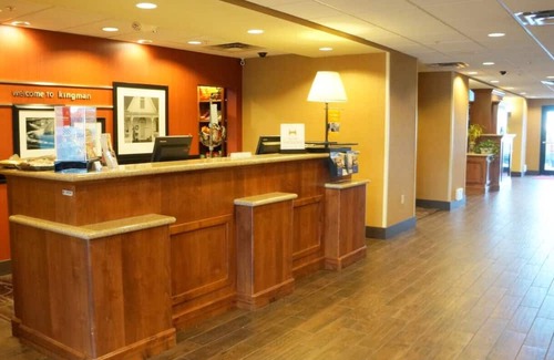 Kingman Casa | Indulge in Comfort: Kingman Stay w/ Pool, Gym, Free Parking & Close to Downtown