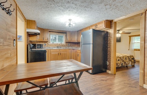 Wellston Cabina | Jackson County Cabin w/ Fire Pits & ATV Trails!