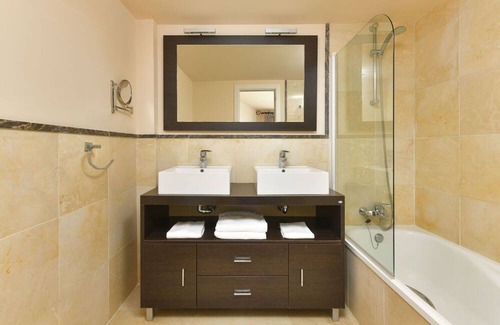 Torrox Costa Apartamento | Lovely apartment for 6 people with WIFI, pool, A/C, TV, terrace, pets allowed and parking